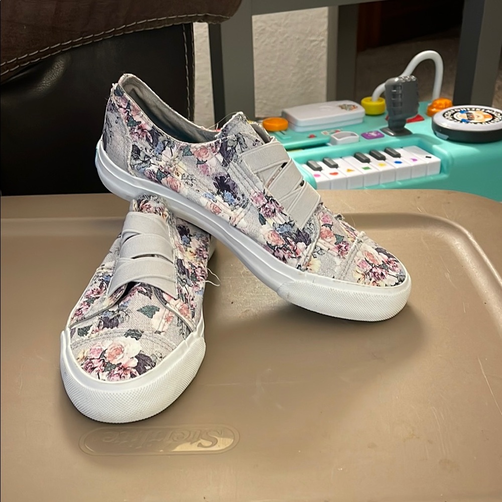 Floral Canvas Sneakers - Gray and Pink